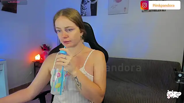 Piinkpandora online show from September 26, 2025, 1:07 pm