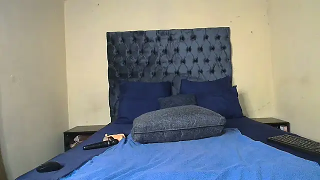 CANDY-X-LOVE-xx online show from October 21, 2025, 6:51 pm