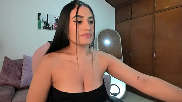 Snapshot of Alheli_16 chatting on May 2, 2026, 12:43 pm Alheli 16 online show from May 2, 2026, 12:43 pm