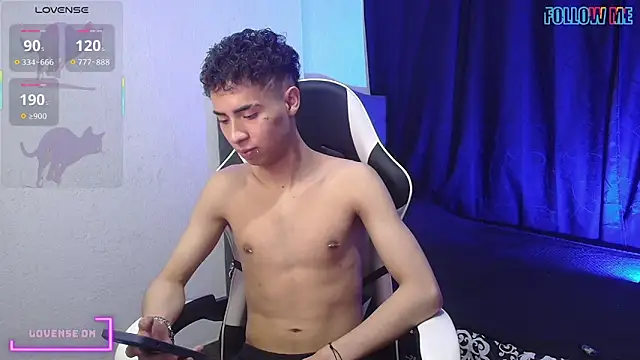 sexybat twink online show from October 5, 2025, 8:32 pm