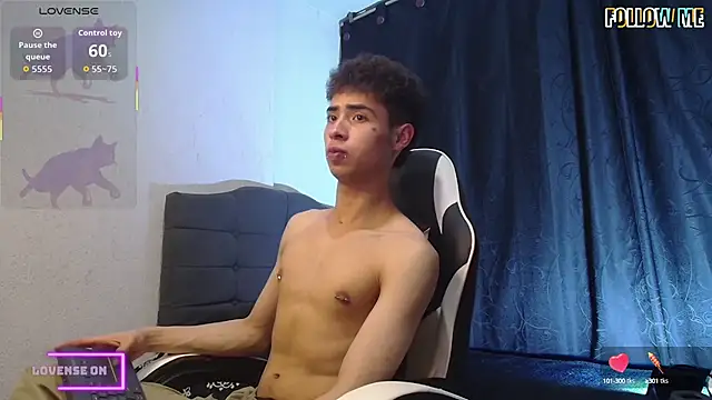 sexybat twink online show from October 2, 2025, 11:52 pm
