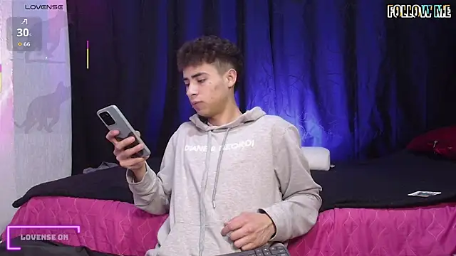 sexybat twink online show from September 15, 2025, 8:31 pm