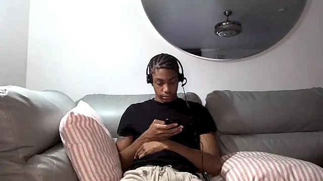 Skinnyblackman online show from October 7, 2025, 10:11 pm