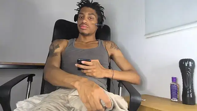 Snapshot of Skinnyblackman chatting on May 22, 2026, 4:21 am Skinnyblackman online show from May 22, 2026, 4:21 am