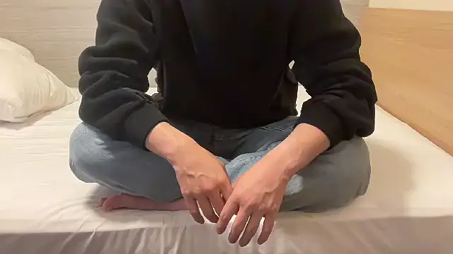 atom0407 online show from November 5, 2025, 11:13 am