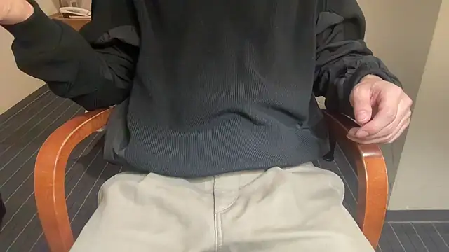 atom0407 online show from February 19, 2025, 11:28 am