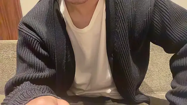 atom0407 online show from January 18, 2025, 4:31 pm