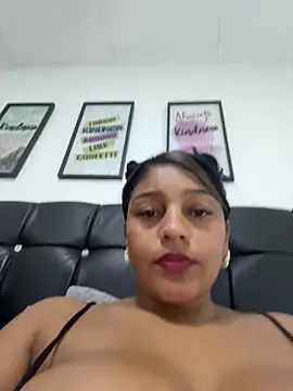 anaesca online show from December 14, 2025, 1:39 pm