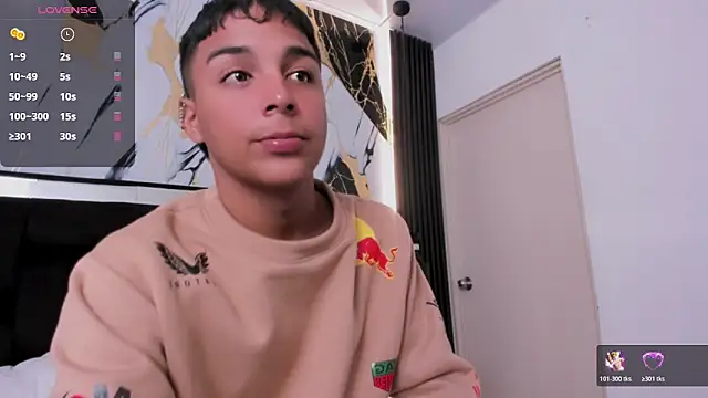 Snapshot of Seductivo_jr chatting on February 24, 2026, 5:41 am Seductivo jr online show from February 24, 2026, 5:41 am