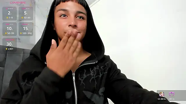 Snapshot of Seductivo_jr chatting on February 15, 2026, 7:51 am Seductivo jr online show from February 15, 2026, 7:51 am