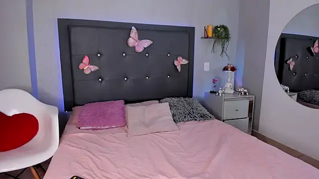 emma lye online show from June 27, 2026, 7:42 pm