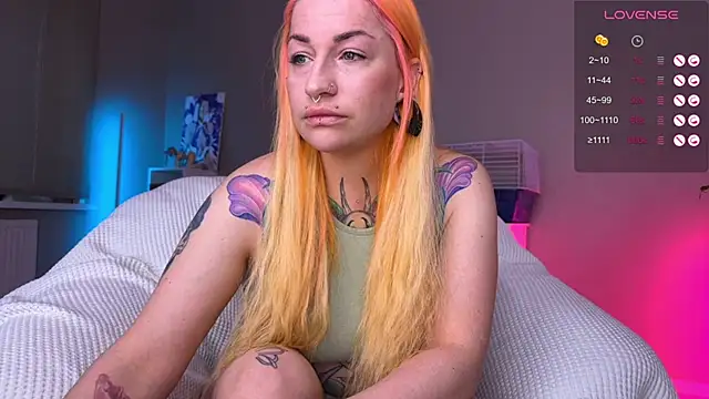 Snapshot of Tanya_Acid chatting on April 22, 2026, 4:58 pm Tanya Acid online show from April 22, 2026, 4:58 pm