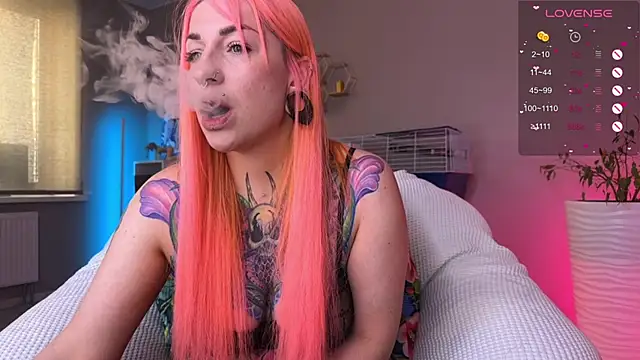 Snapshot of Tanya_Acid chatting on May 9, 2026, 5:44 am Tanya Acid online show from May 9, 2026, 5:44 am