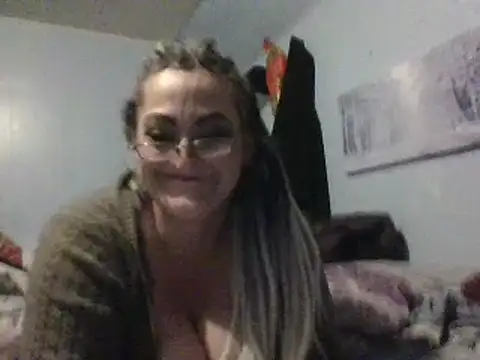 Snapshot of Stormi_Sky chatting on March 10, 2025, 1:45 am Stormi Sky online show from March 10, 2025, 1:45 am