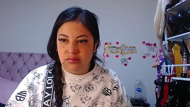 lanaqueen699 online show from April 13, 2026, 12:20 pm