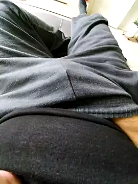 Snapshot of 85Friedrich chatting on October 7, 2025, 12:50 pm 85Friedrich online show from October 7, 2025, 12:50 pm