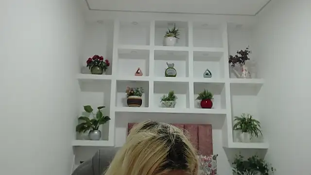 april bunnyy online show from February 27, 2026, 1:55 pm