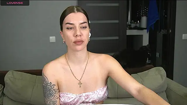 Snapshot of Alice_melice chatting on March 10, 2026, 9:52 pm Alice melice online show from March 10, 2026, 9:52 pm
