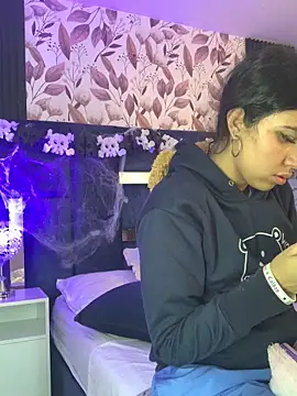 Larabrooks online show from October 27, 2025, 7:04 pm