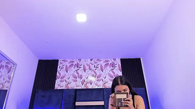 Larabrooks online show from February 20, 2025, 7:41 pm
