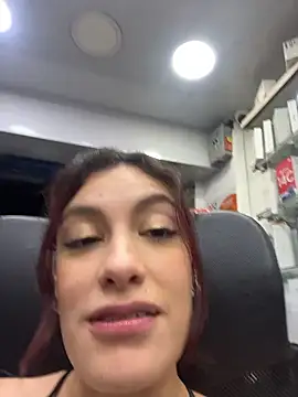 Snapshot of Melany_Luv chatting on January 14, 2026, 12:47 am Melany Luv online show from January 14, 2026, 12:47 am