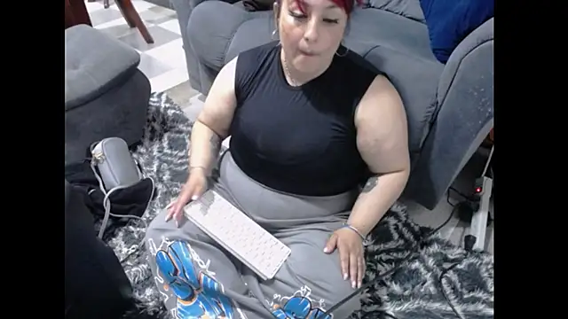 amydeepqueen online show from July 6, 2026, 3:03 pm