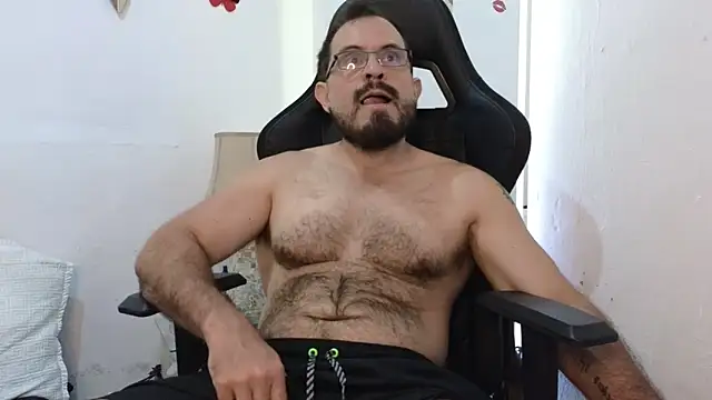 Snapshot of SbasTone_Muscle chatting on February 10, 2026, 2:49 pm SbasTone Muscle online show from February 10, 2026, 2:49 pm