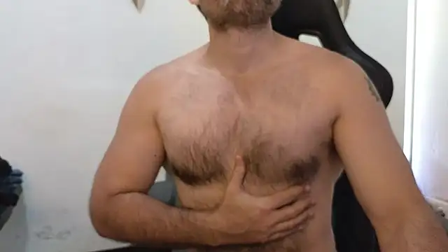 Snapshot of SbasTone_Muscle chatting on February 16, 2026, 2:48 pm SbasTone Muscle online show from February 16, 2026, 2:48 pm