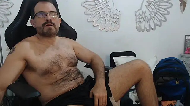 Snapshot of SbasTone_Muscle chatting on February 20, 2026, 10:17 am SbasTone Muscle online show from February 20, 2026, 10:17 am