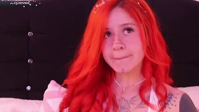 Snapshot of Daarlene chatting on February 28, 2025, 7:56 pm Daarlene online show from February 28, 2025, 7:56 pm