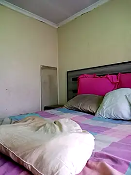 Snapshot of LONGDICK985M chatting on February 5, 2025, 3:42 pm LONGDICK985M online show from February 5, 2025, 3:42 pm