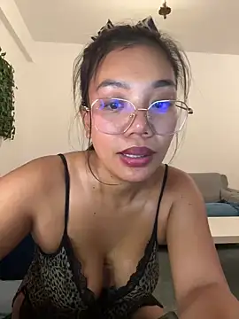 NaughtyMe online show from January 17, 2025, 7:49 pm