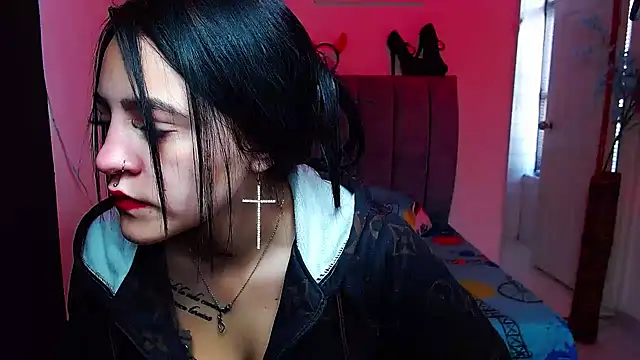 Violettasquirt online show from October 9, 2025, 1:11 pm