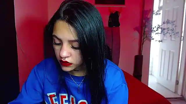 Violettasquirt online show from September 8, 2025, 3:44 pm