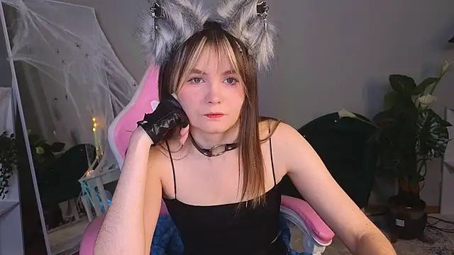 Snapshot of CiriRianonn chatting on November 2, 2025, 4:28 am CiriRianonn online show from November 2, 2025, 4:28 am