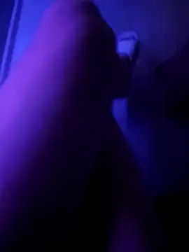 Snapshot of red_red00 chatting on March 17, 2025, 7:37 pm red red00 online show from March 17, 2025, 7:37 pm