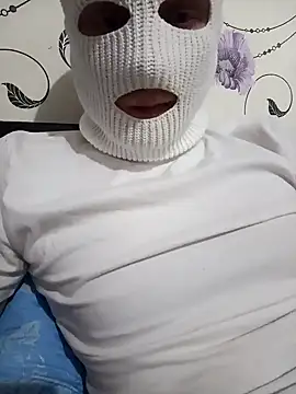 Snapshot of red_red00 chatting on February 10, 2025, 2:37 pm red red00 online show from February 10, 2025, 2:37 pm