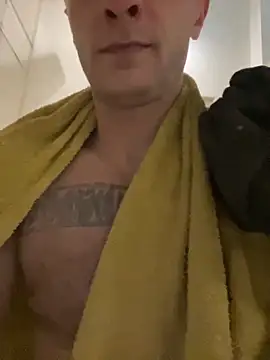 Snapshot of red_red00 chatting on November 5, 2025, 3:37 pm red red00 online show from November 5, 2025, 3:37 pm