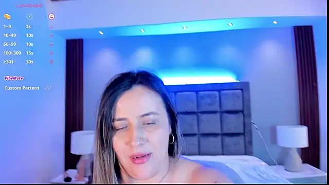 Snapshot of Susann_Ross chatting on March 18, 2025, 5:12 pm Susann Ross online show from March 18, 2025, 5:12 pm