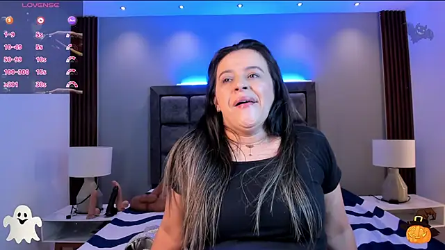 Snapshot of Susann_Ross chatting on October 31, 2025, 10:56 am Susann Ross online show from October 31, 2025, 10:56 am