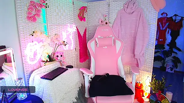 EllieKarrX online show from February 3, 2025, 12:04 am