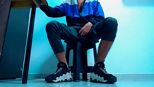 mastersmits online show from November 29, 2025, 8:58 am