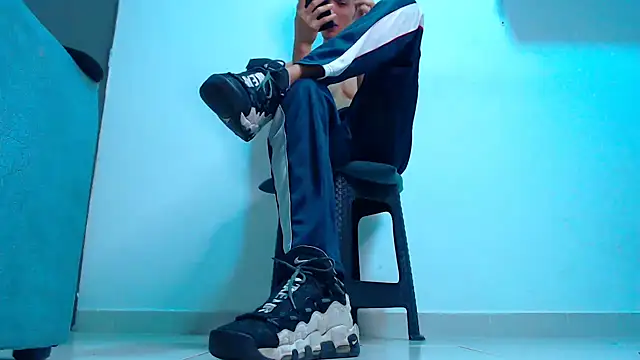 mastersmits online show from April 15, 2026, 2:17 am