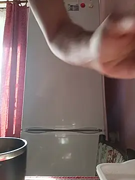 Pineapple04 online show from June 27, 2026, 4:29 am