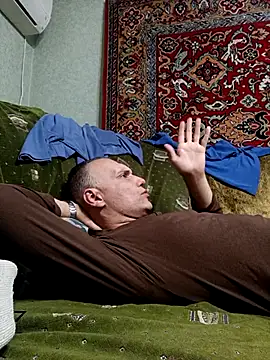 Pineapple04 online show from October 7, 2025, 5:03 pm