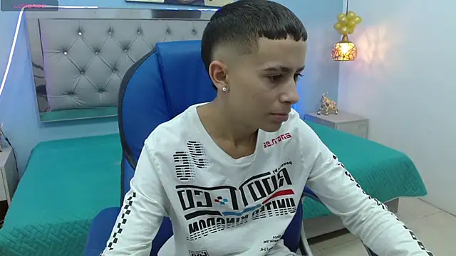 Xavii18 online show from February 1, 2025, 5:16 pm