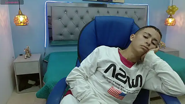 Xavii18 online show from February 5, 2025, 4:03 pm