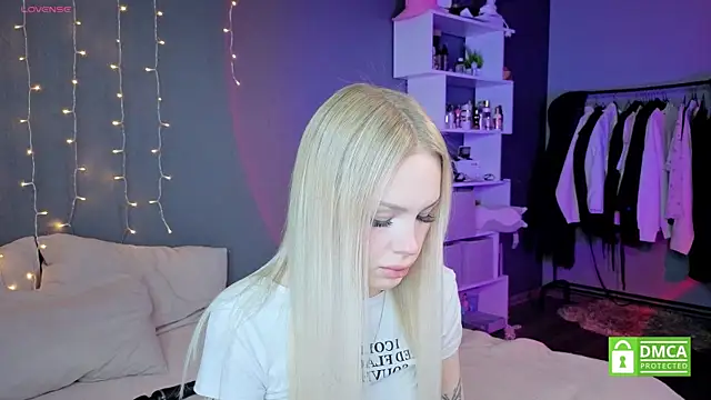 Snapshot of aneta_alisha chatting on November 21, 2025, 11:20 am aneta alisha online show from November 21, 2025, 11:20 am