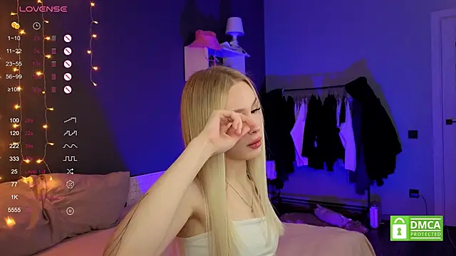 Snapshot of aneta_alisha chatting on October 19, 2025, 12:52 pm aneta alisha online show from October 19, 2025, 12:52 pm