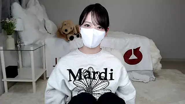 mei mei chan online show from February 10, 2025, 1:44 pm